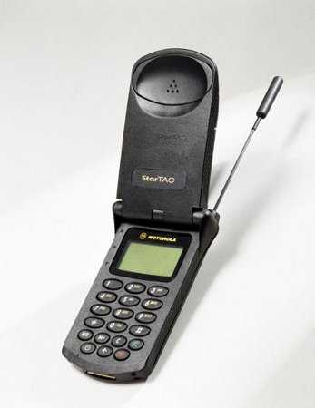Motorola primer celular plegable StarTAC