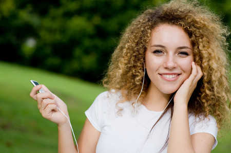 escuchando musica